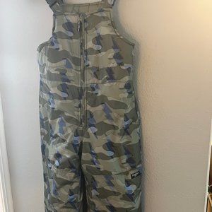 Kids snow pants. 5T.